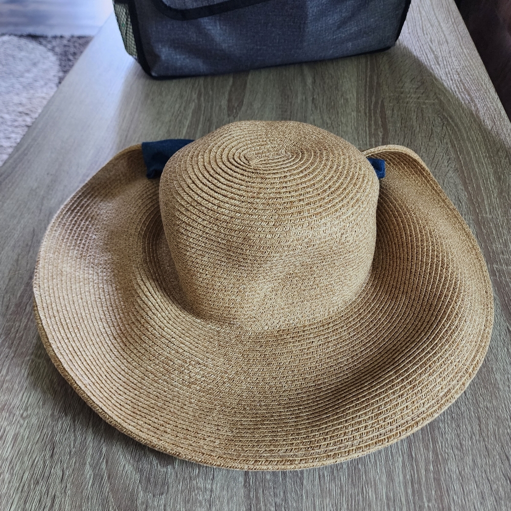 Cute hat - Picture 4 of 5